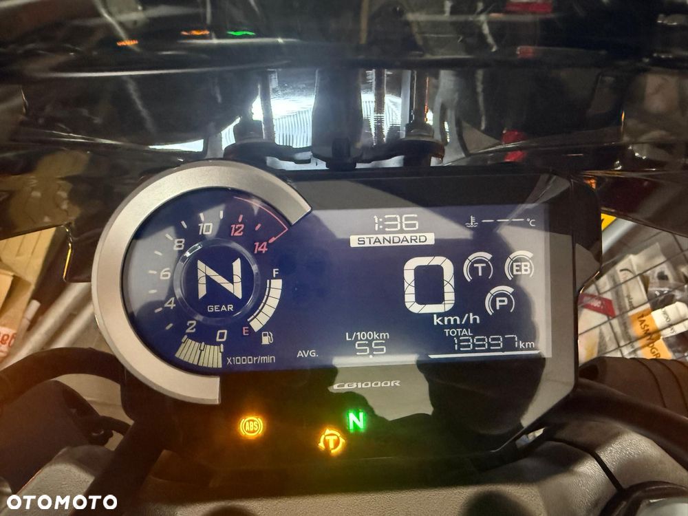 Honda CB - 2