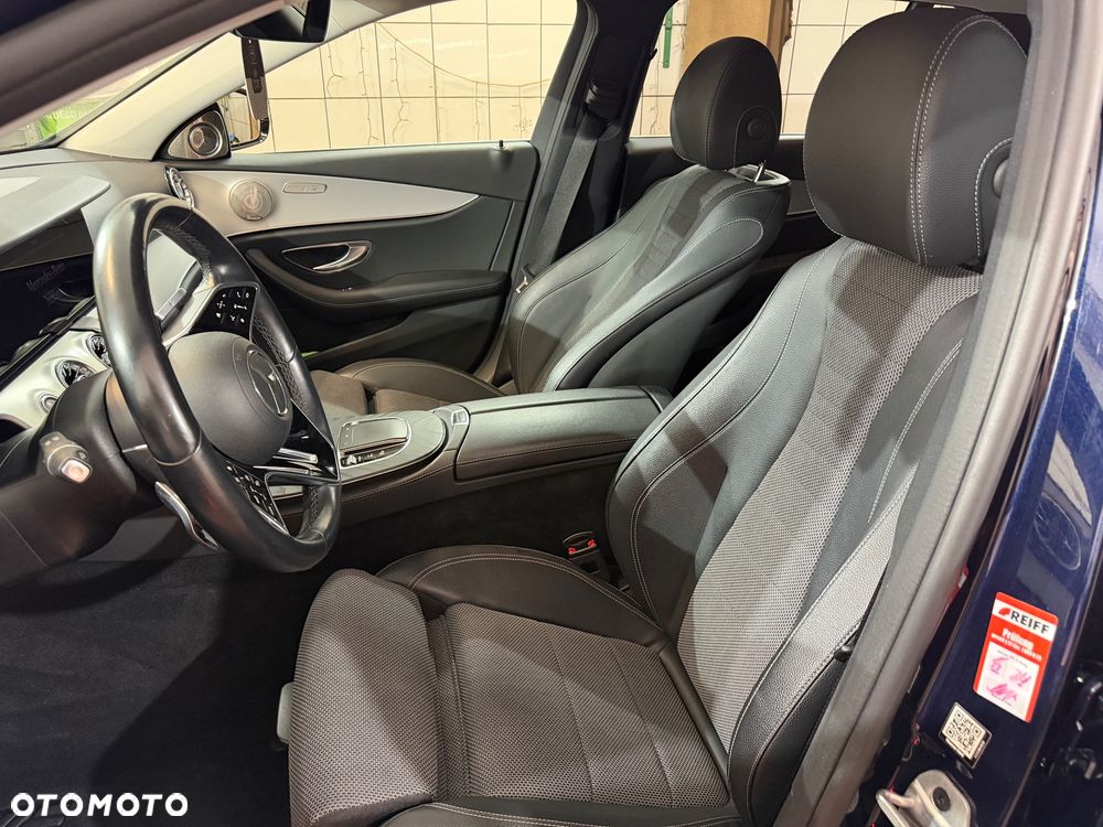 Mercedes-Benz Klasa E 300 9G-TRONIC Night Edition - 23