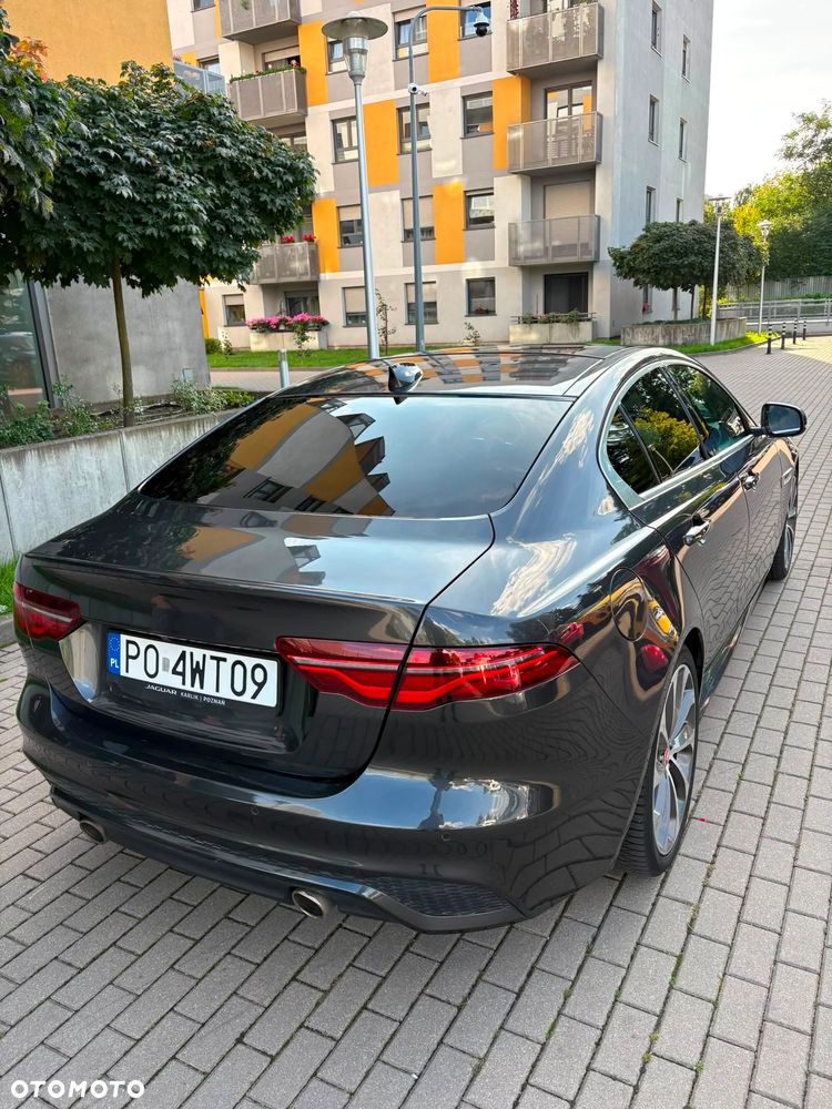 Jaguar XE 2.0 P250 R-Dynamic HSE - 10