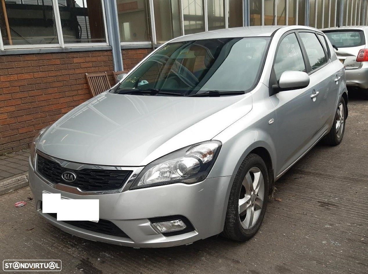 Kia Ceed 2 Ecodynamics 1.6 CRDI de 2009 disponível para peças - 2