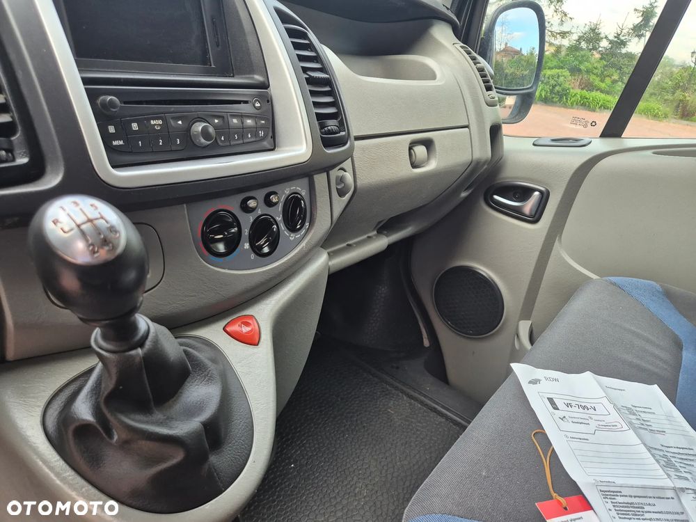 Renault Trafic - 17