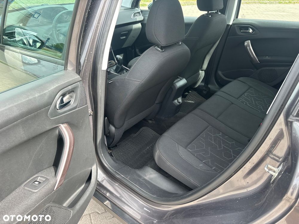 Peugeot 2008 e-HDi FAP 92 STOP & START Active - 17