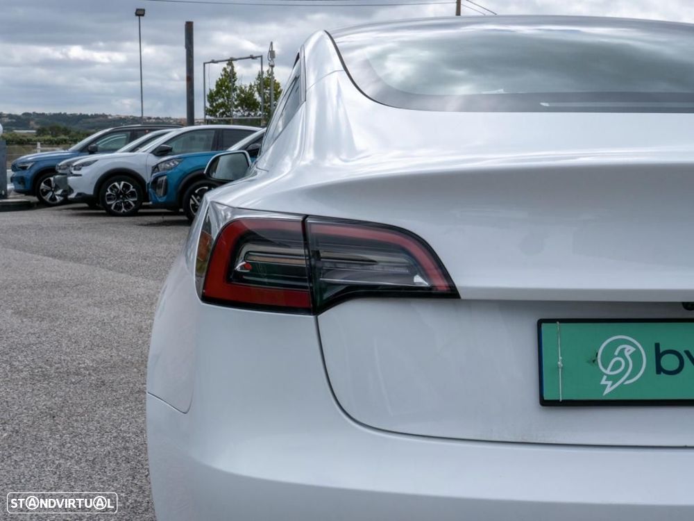 Tesla Model 3 - 12