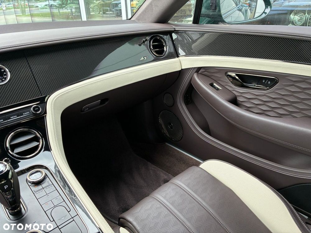 Bentley Continental GT - 11