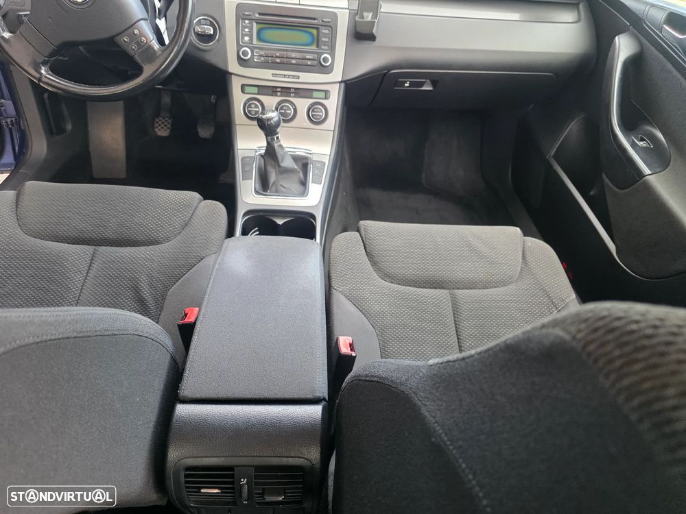 VW Passat 2.0 TDI Highline IM - 24