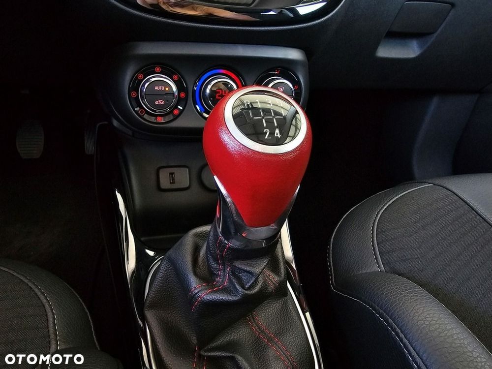 Opel Adam 1.4 Black Jack S&S - 24