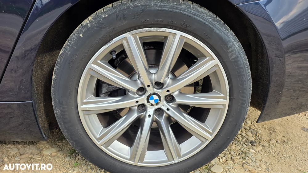BMW Seria 5 520d Aut. Sport Line - 17
