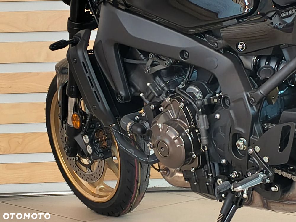 Yamaha XSR - 9