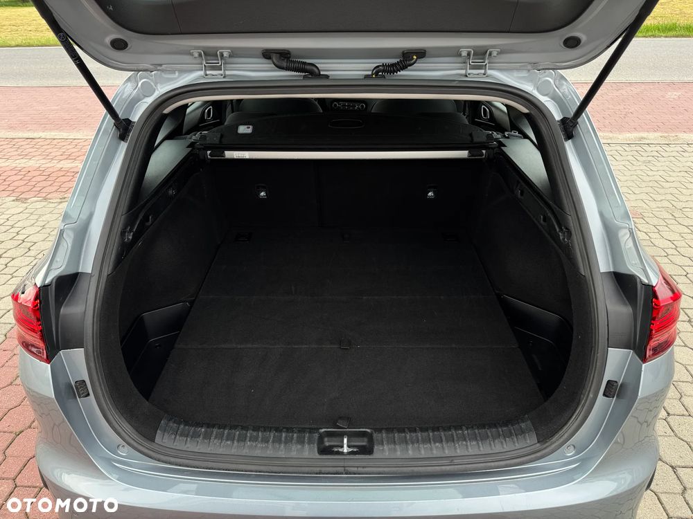 Kia Ceed - 11