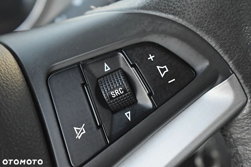 Chevrolet Cruze 1.8 LT - 32