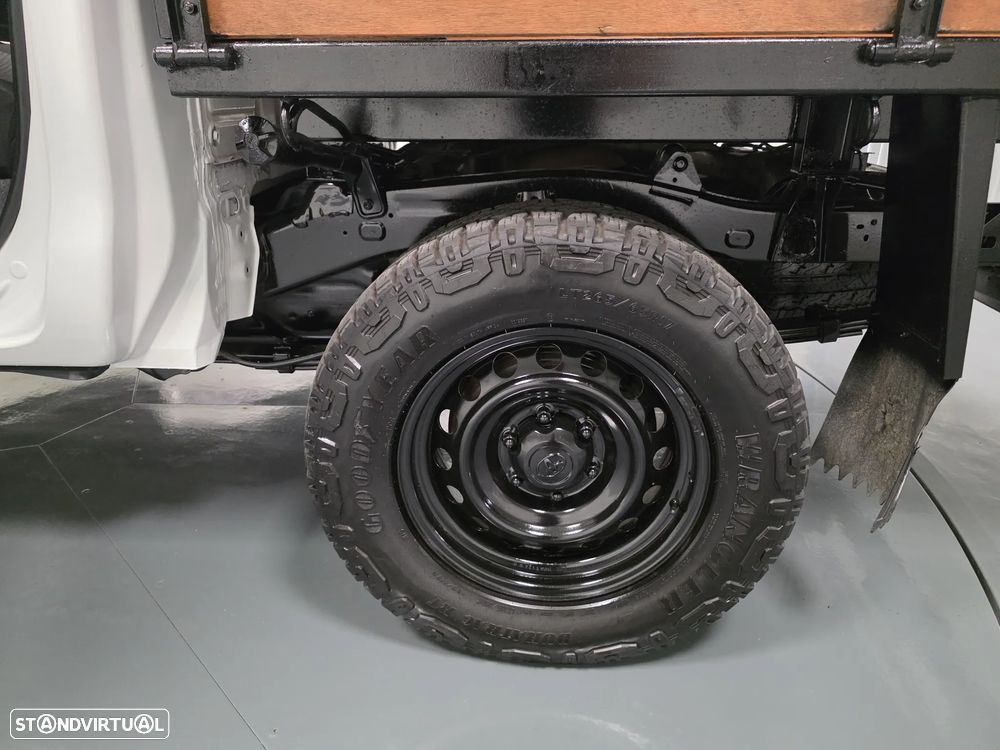 Toyota HILUX 2.4 D-4D 4WD CD CH - 25