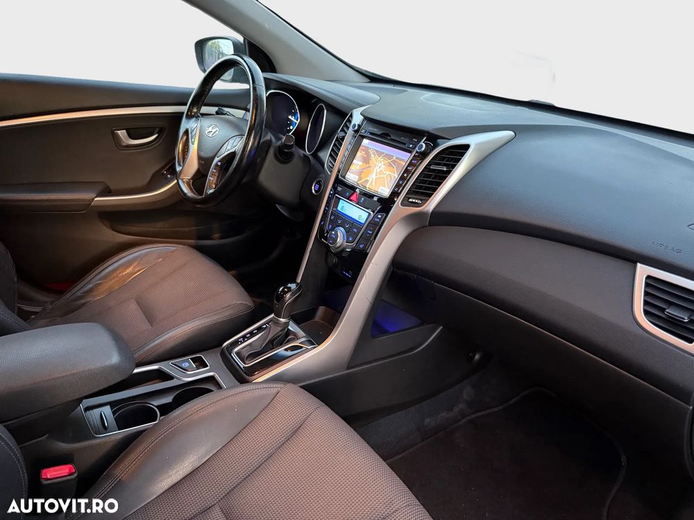 Hyundai i30 1.6 CRDI DCT Premium - 8