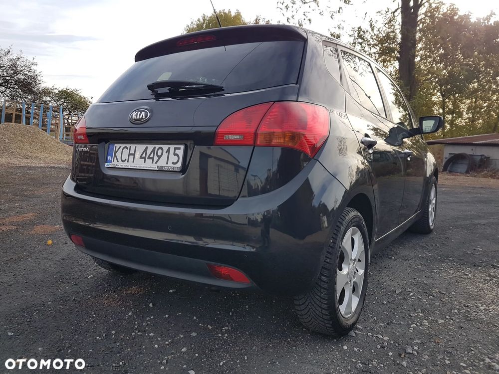 Kia Venga 2013 photo 3