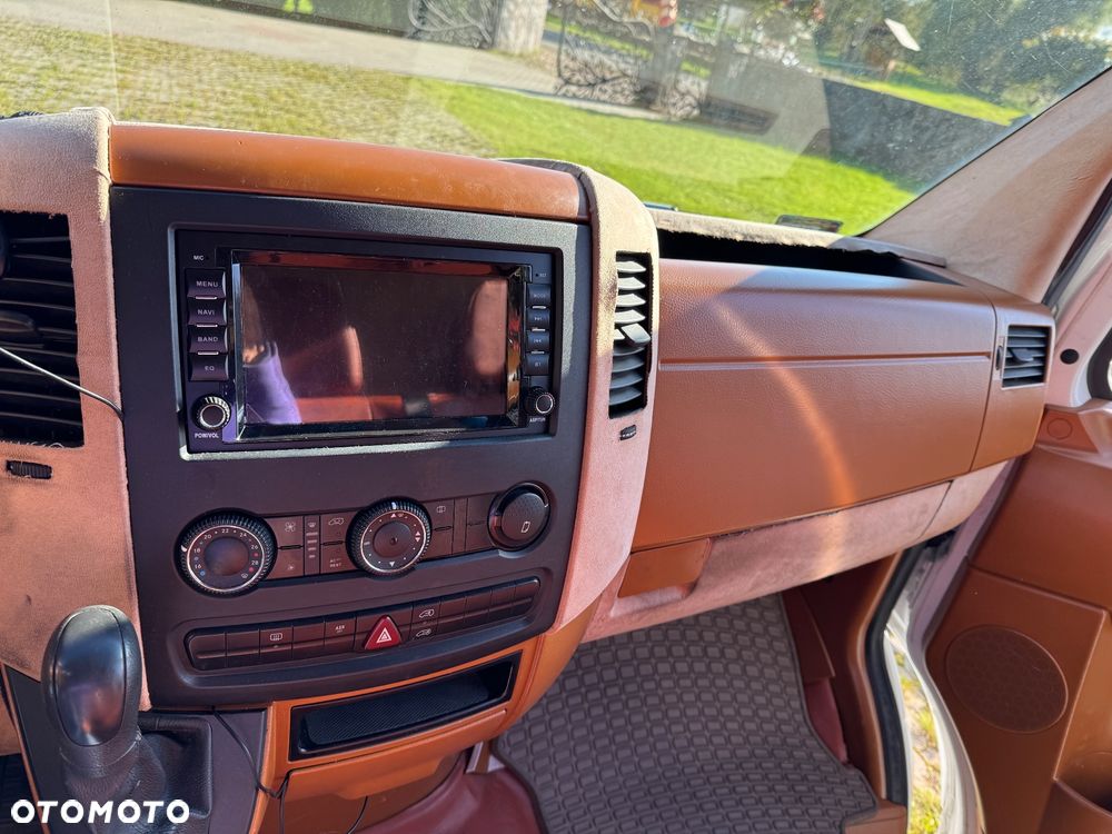 Mercedes-Benz Sprinter - 2
