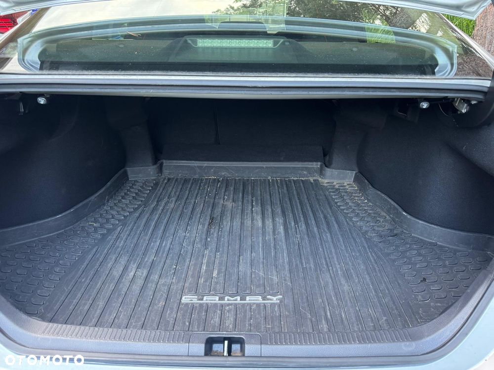 Toyota Camry 2.5 Hybrid Comfort CVT - 12