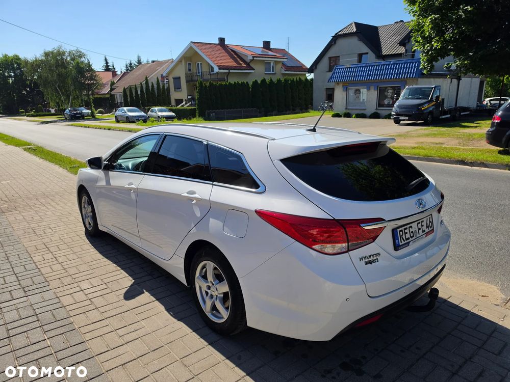 Hyundai i40 Kombi blue 1.6 Family+ - 4