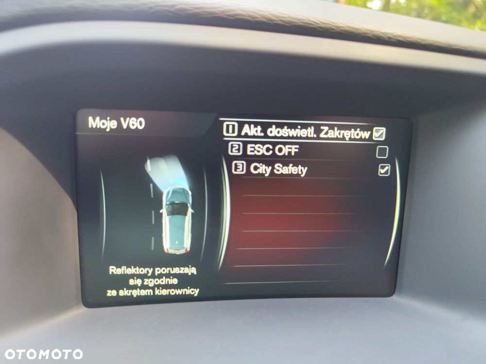 Volvo V60 Cross Country - 25