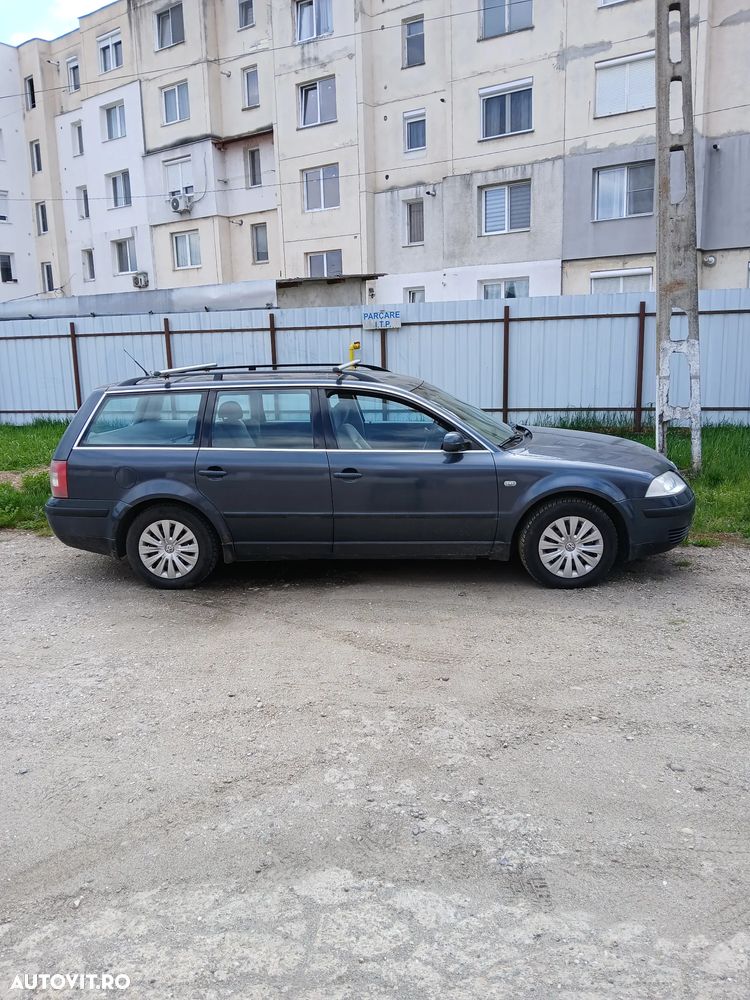 Volkswagen Passat - 1