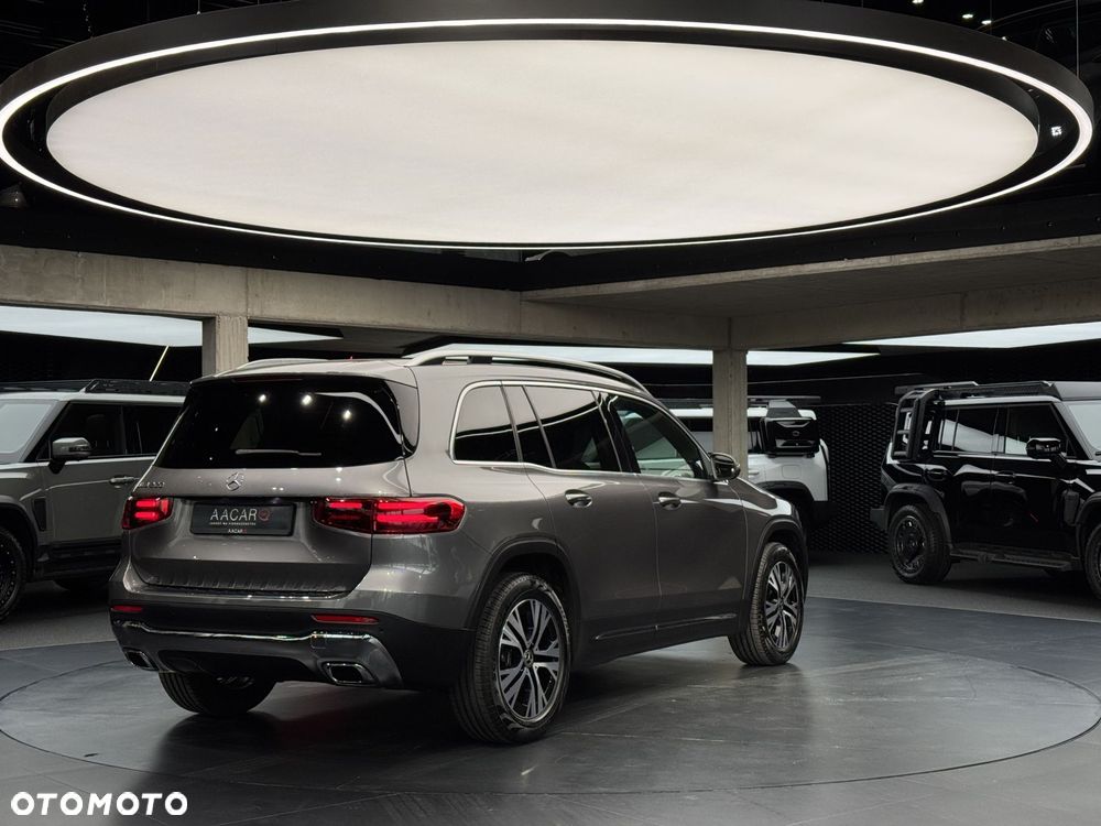 Mercedes-Benz GLB 2023