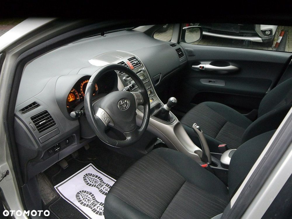 Toyota Auris 1.6 Valvematic Edition - 20