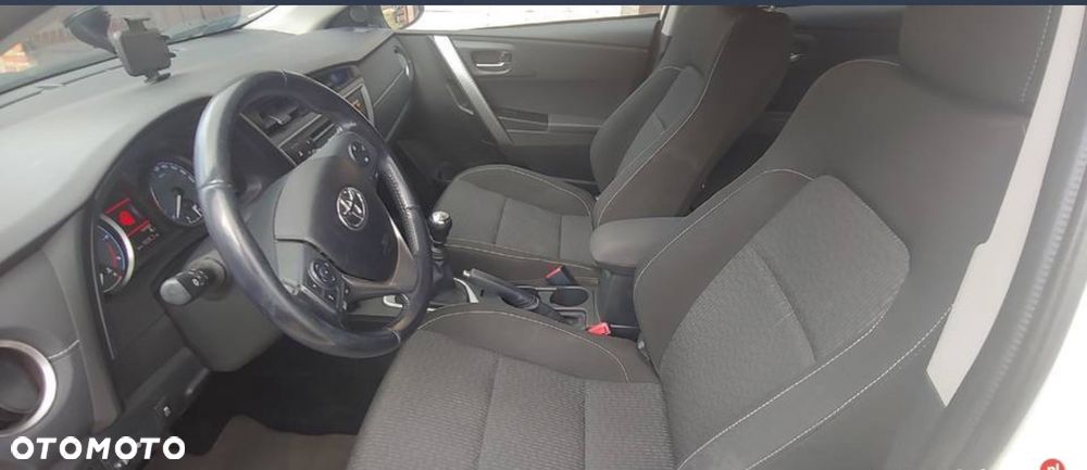 Toyota Auris 1.4 D-4D Comfort - 9
