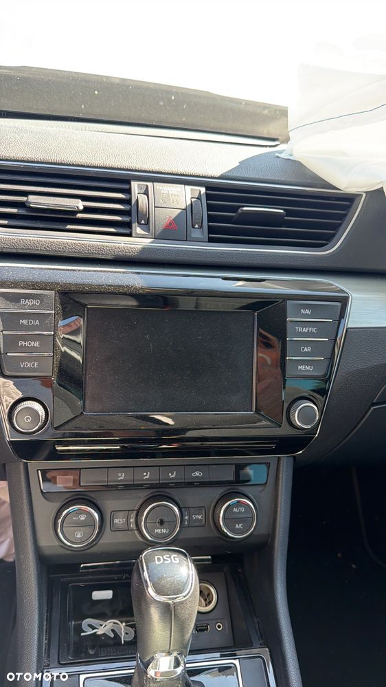 Skoda Superb 2.0 TDI DSG Active - 30