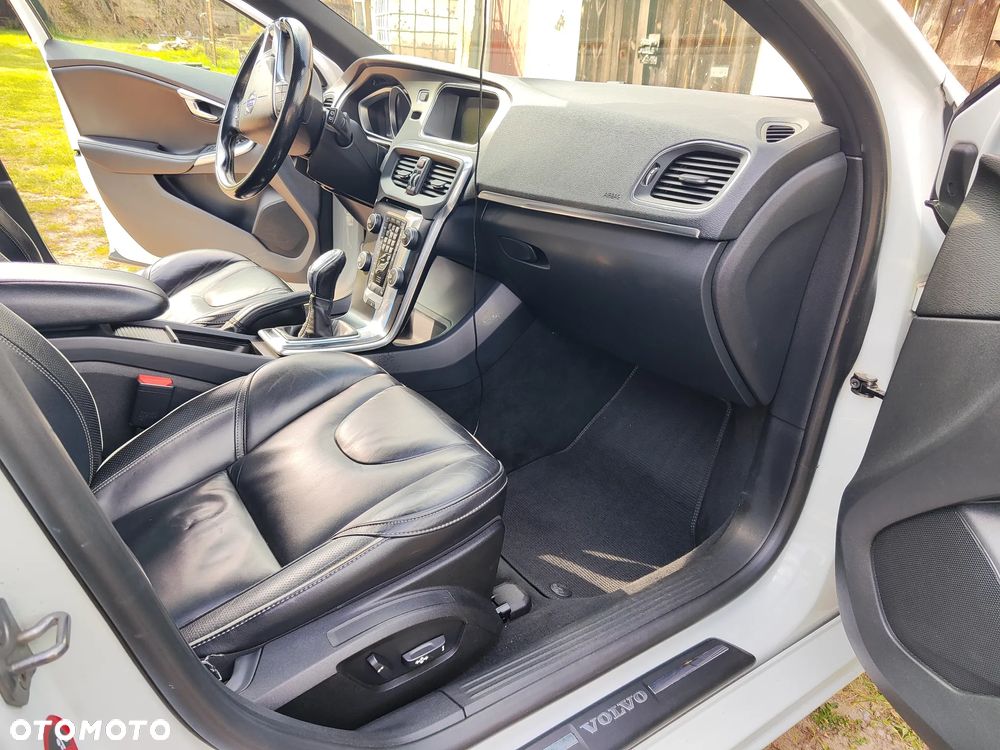 Volvo V40 D2 R-Design Summum - 10