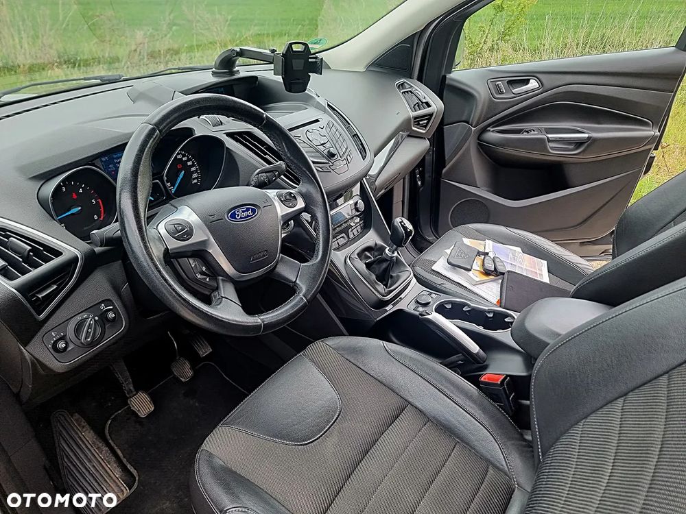 Ford Kuga - 25