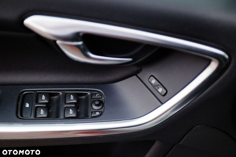 Volvo V60 D4 Geartronic RDesign - 23