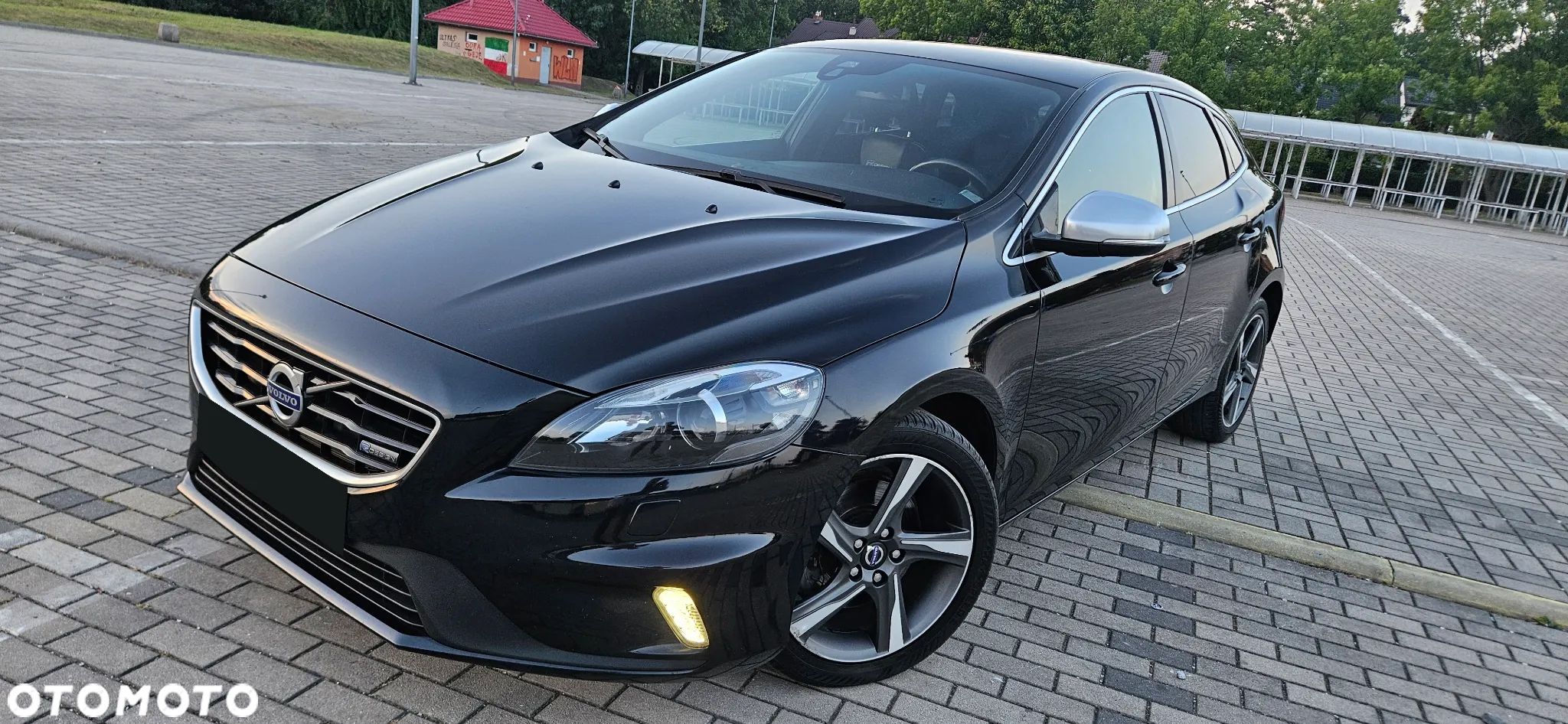 Volvo V40 T3 R-Design Summum - 1