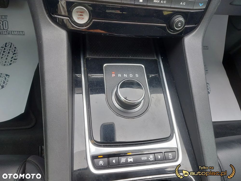 Jaguar F-Pace 3.0 V6 AWD Prestige - 32