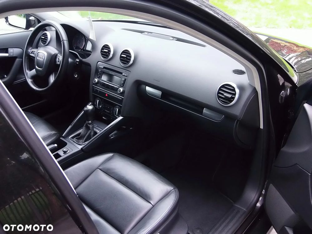 Audi A3 Sportback 1.6 TDI DPF Attraction - 9