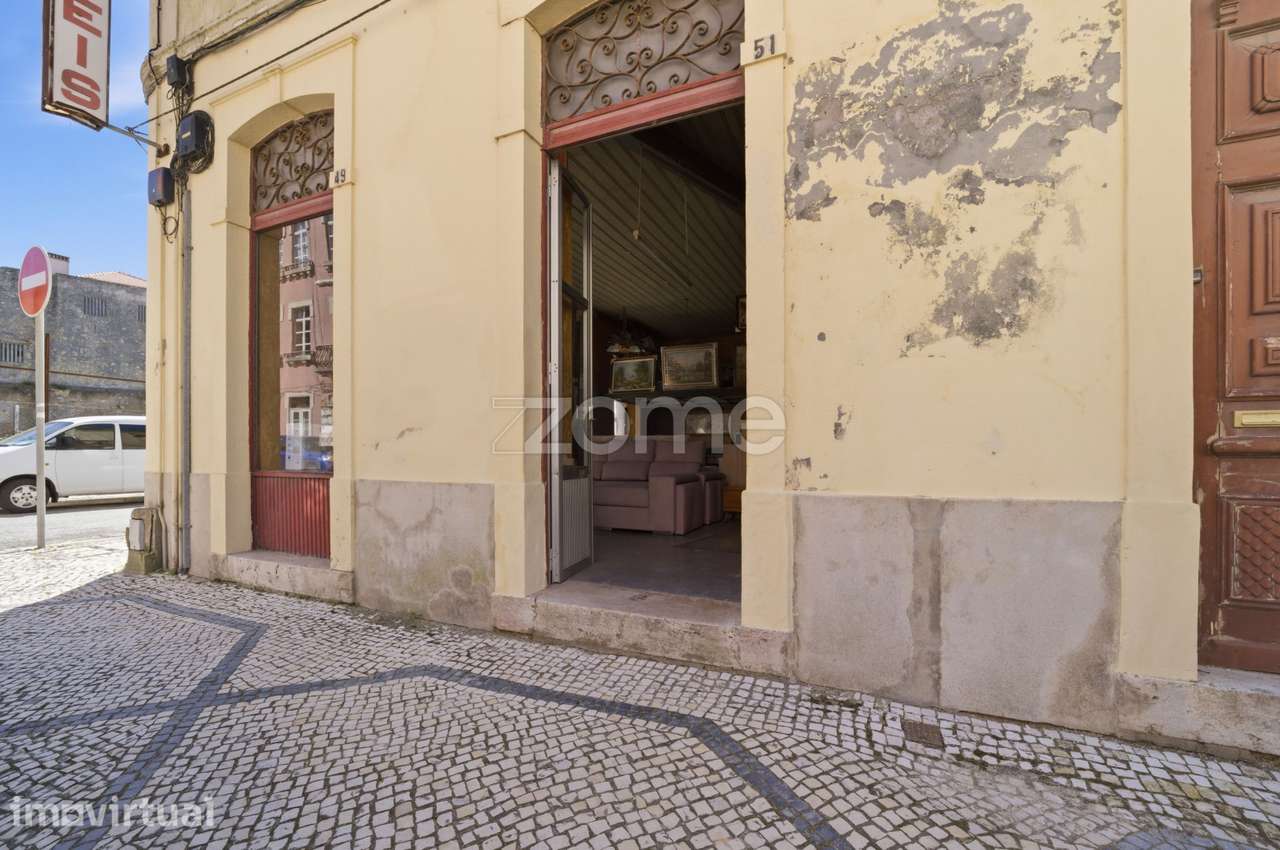 Imóvel para reconstruir na baixa da Figueira da Foz, junto à Marina! - Grande imagem: 4/30