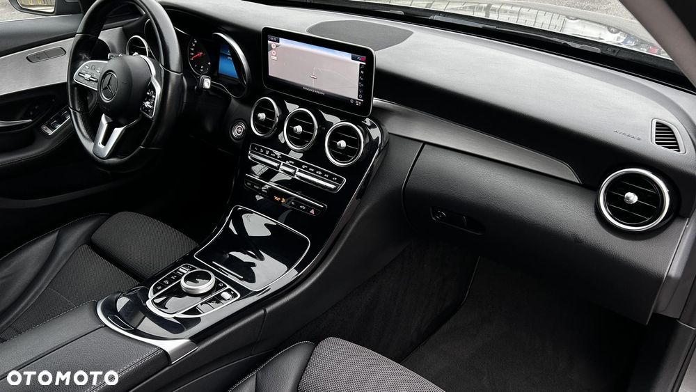 Mercedes-Benz Klasa C 220 d 9G-TRONIC - 22