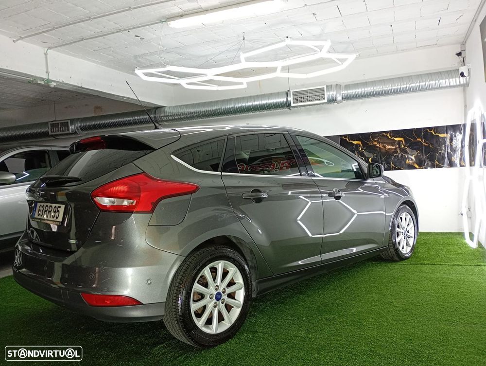 Ford Focus 1.0 SCTi ST-Line - 34