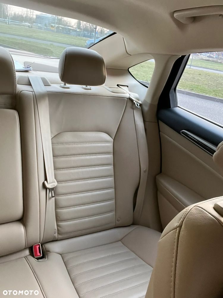 Ford Fusion - 15