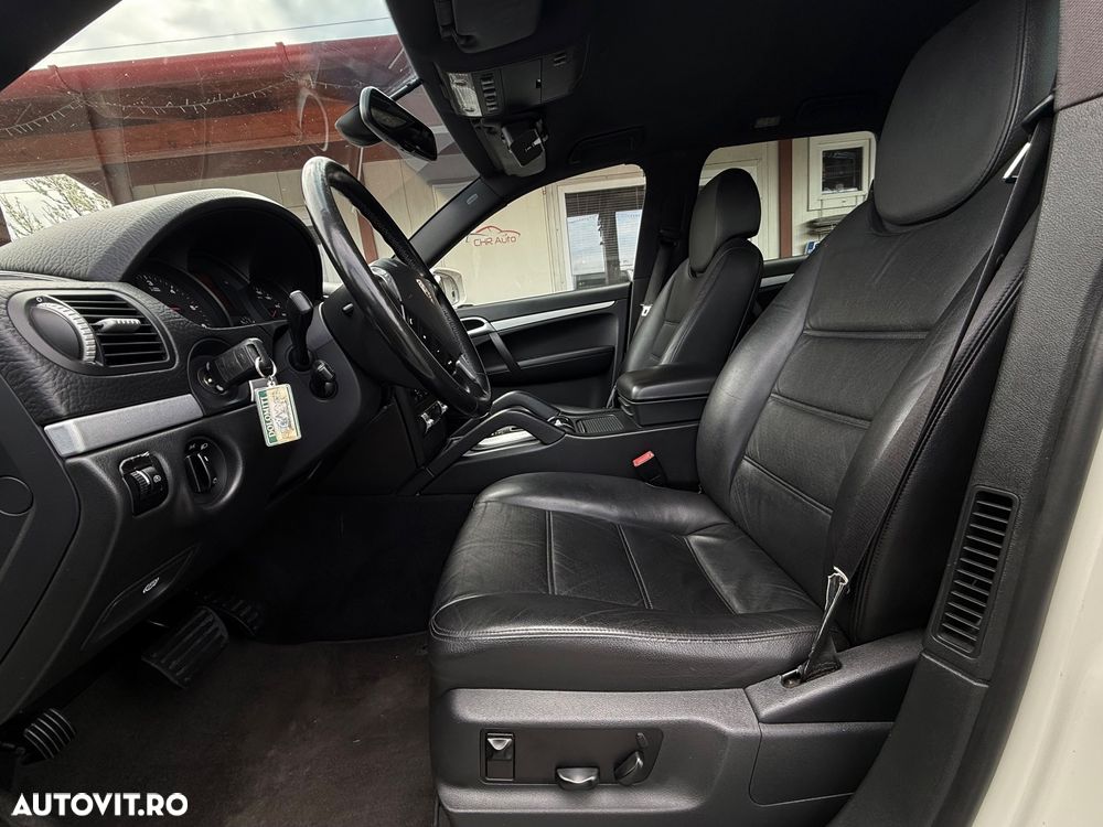 Porsche Cayenne - 14