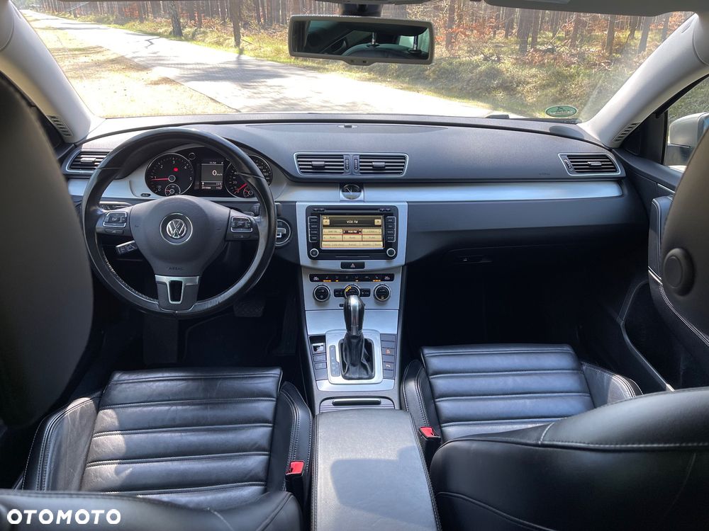 Volkswagen Passat 2.0 TDI DSG BlueMotion Technology R-Line - 14