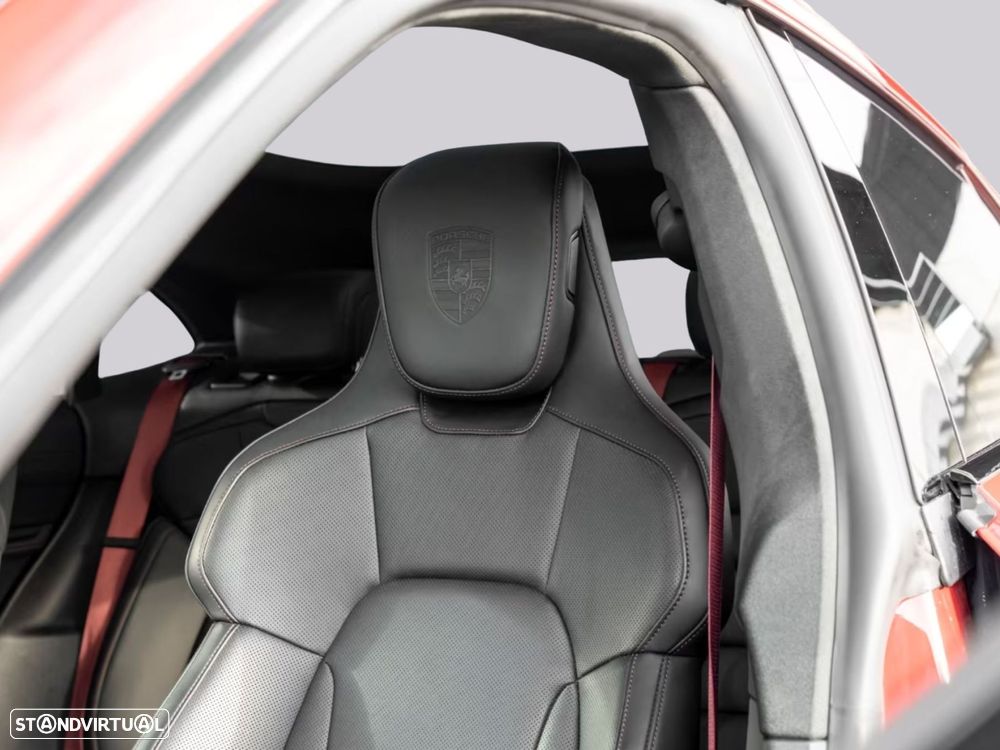 Porsche Taycan Sport Turismo - 22