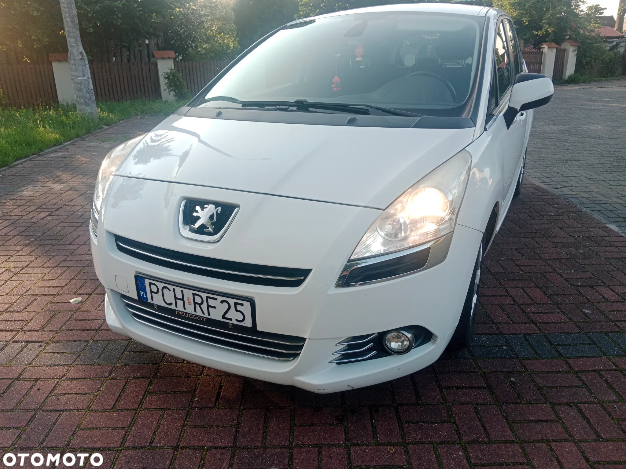 Peugeot 5008 1.6 e-HDi Active S&S - 16