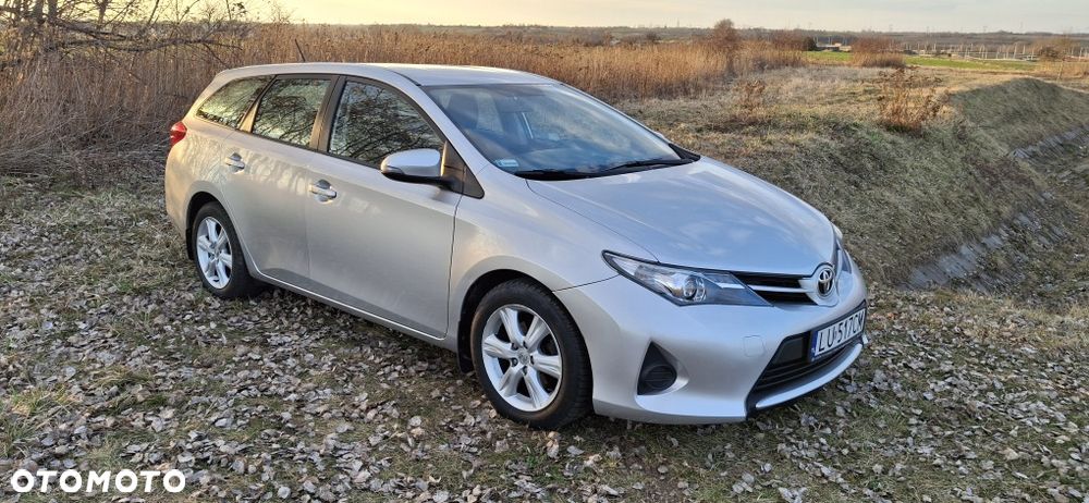 Toyota Auris - 1