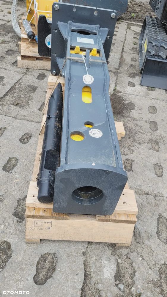 Młot wyburzeniowy hydrauliczny HM 702 Mustang - 4