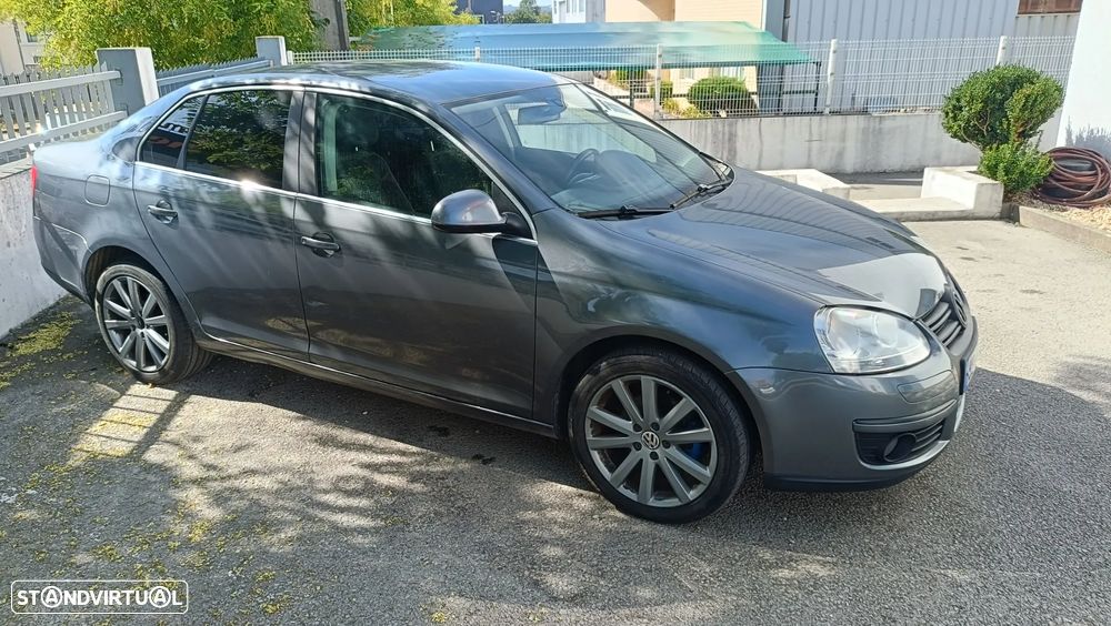 VW Jetta - 4