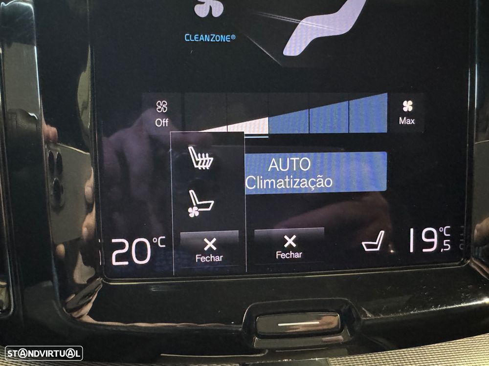 Volvo XC 60 2.0 B4 R-Design Geartronic - 31