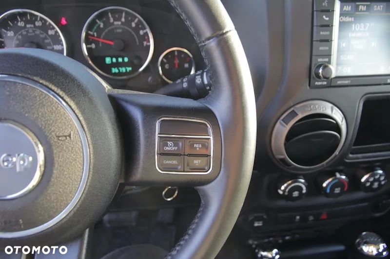 Jeep Wrangler - 30