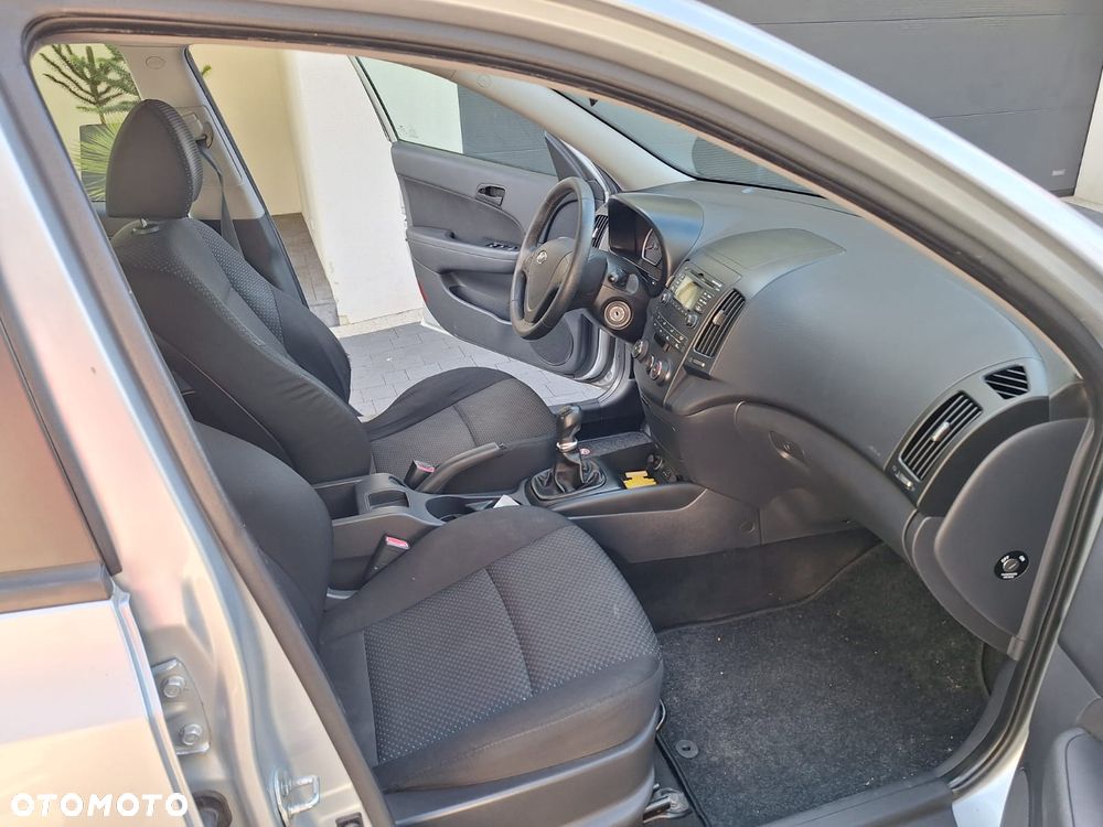 Hyundai i30 1.6 CRDi blue Classic - 14