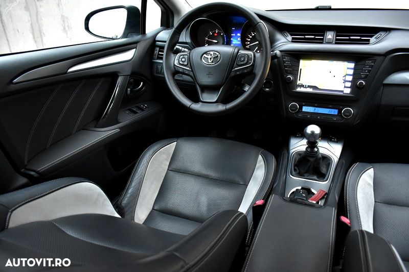 Toyota Avensis 2.0 D-4D Elegance - 15