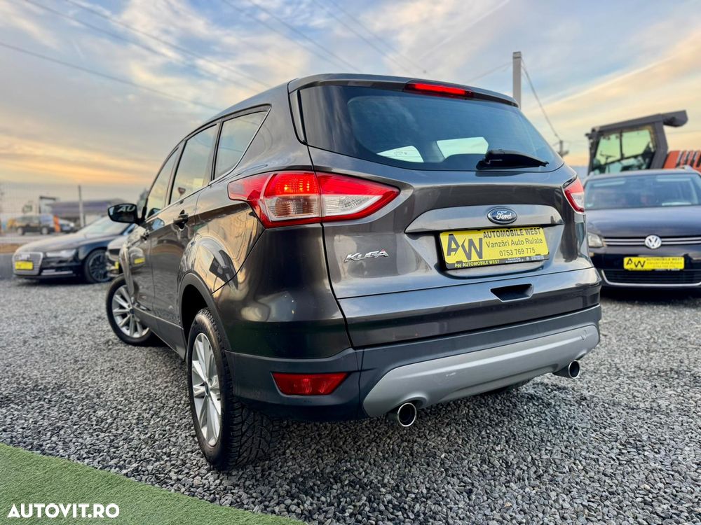 Ford Kuga 2.0 TDCi 2x4 Titanium - 16