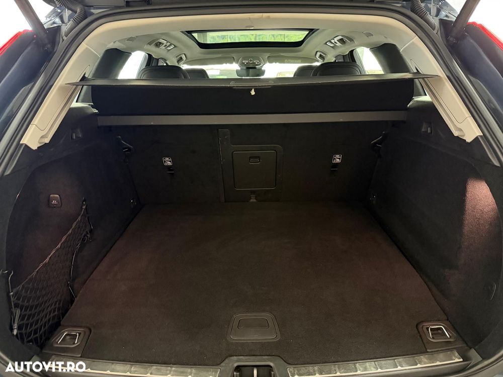 Volvo XC 60 T6 AWD Recharge Geartronic Inscription - 14