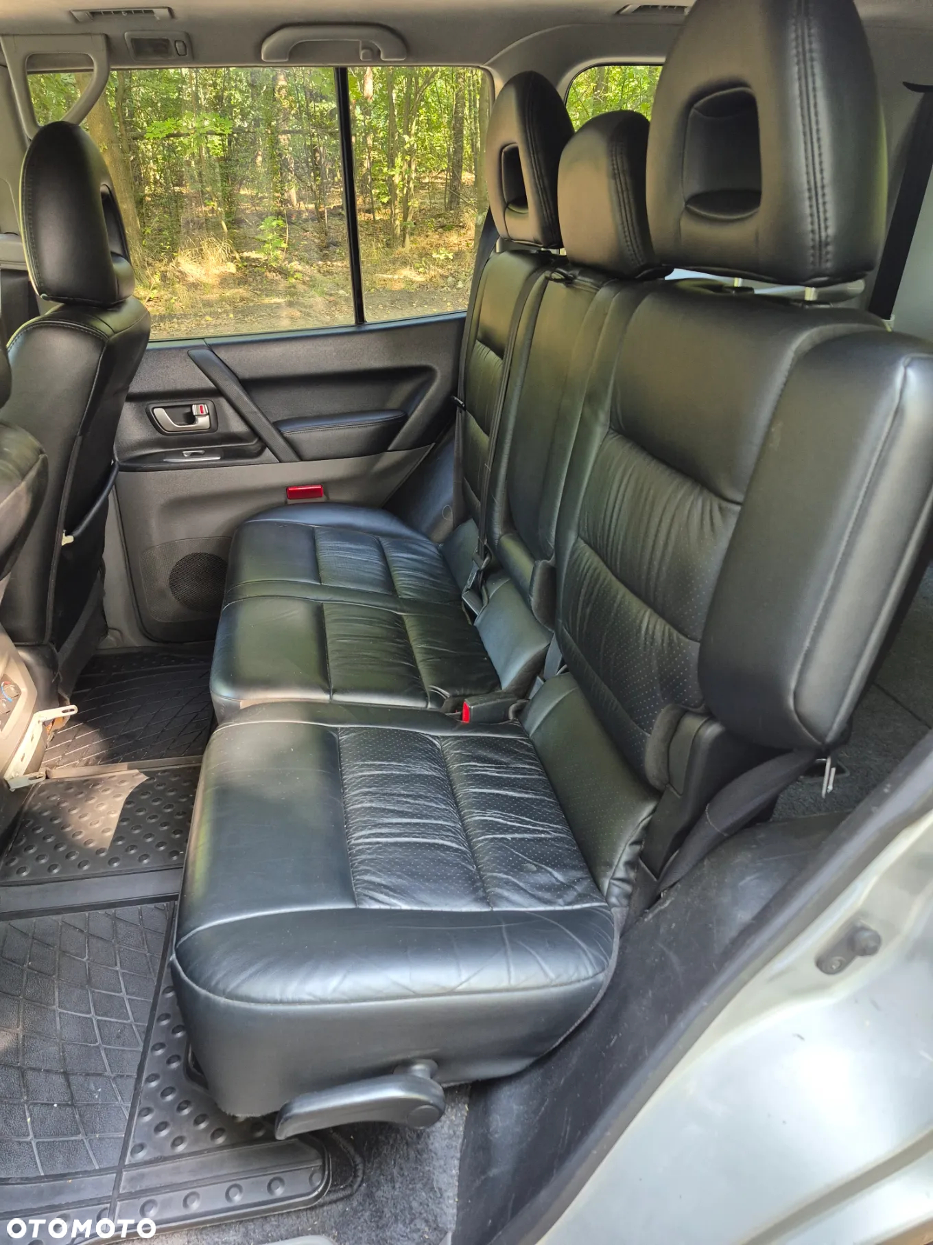 Mitsubishi Pajero - 12